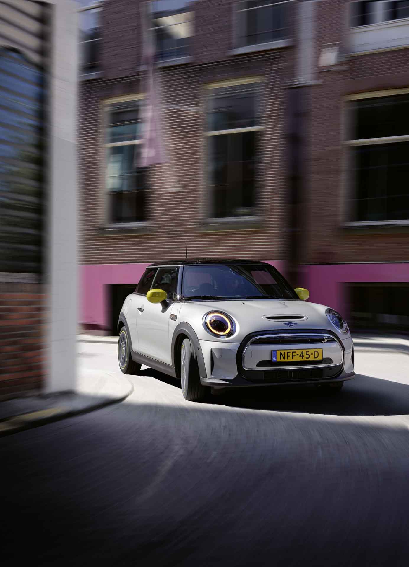 All-electric MINI 3-Door Cooper SE-New Features