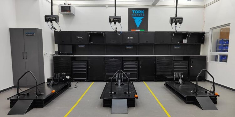 Tork Motors inaugurates its first service centre in Pune.