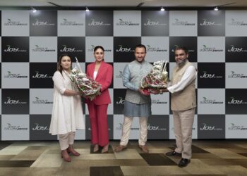 Wardwizard Innovations & Mobility Ltd. appoints Saif Ali Khan and Kareena Kapoor Khan as its Brand Ambassadors