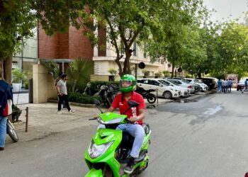 Zypp Electric in its association with Zomato, plans to deploy 1 Lakh e-scooters for last-mile deliveries