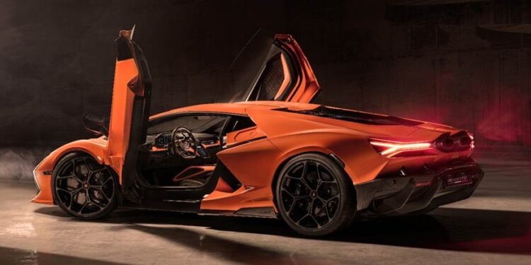 Bespoke High-Performance Bridgestone Tyres Unleash the New Lamborghini Revuelto’s Potential