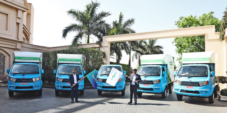SWITCH Mobility partners with MoEVing to deliver the first batch of SWITCH IeV4 Vehicles
