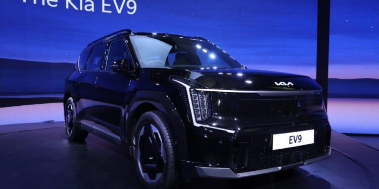 KIN 2.0 transformation unveiled with EV9 and Carnival Limousine