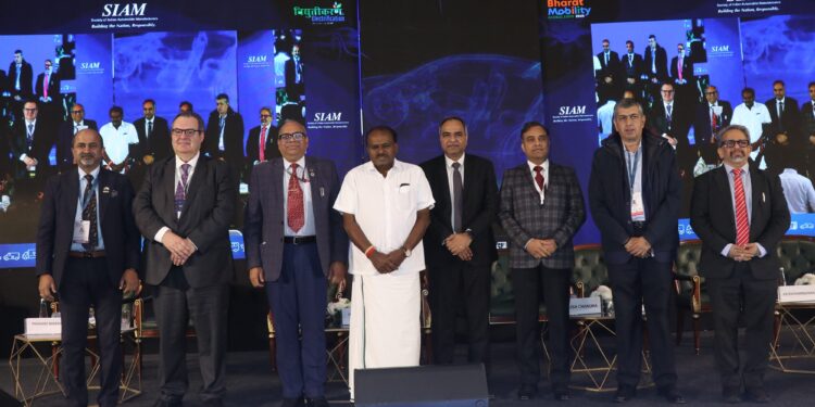 SIAM organises the 4th Global Electrification Mobility Summit in New Delhi