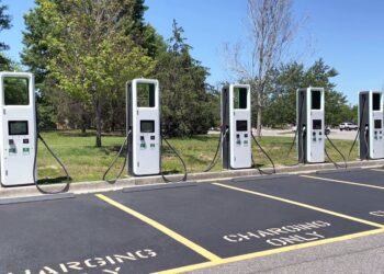 Tamil Nadu leads India’s EV Charging Network with 672 Stations.