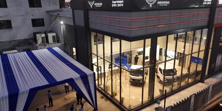 Montra opens its E-SCV dealership in Jaipur