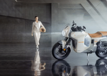 Honda’s First Electric Motorcycle, the E-VO, Debuts in China
