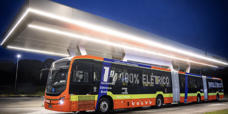 Volvo Brazil starts commercial production 28-meter, 250 passenger  bi-articulated electric bus