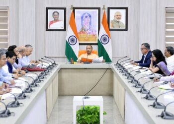 CM Yogi Accelerates Jewar Airport Transport Plans, Orders 110 Electric Buses
