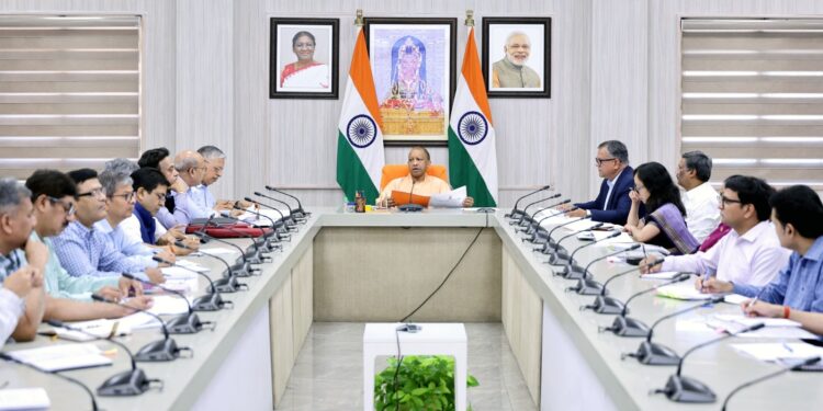 CM Yogi Accelerates Jewar Airport Transport Plans, Orders 110 Electric Buses